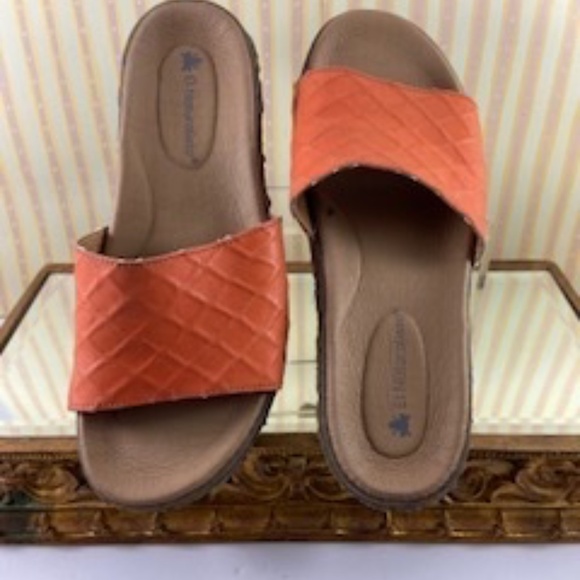 El Naturalista Orange Slides - Picture 9 of 15